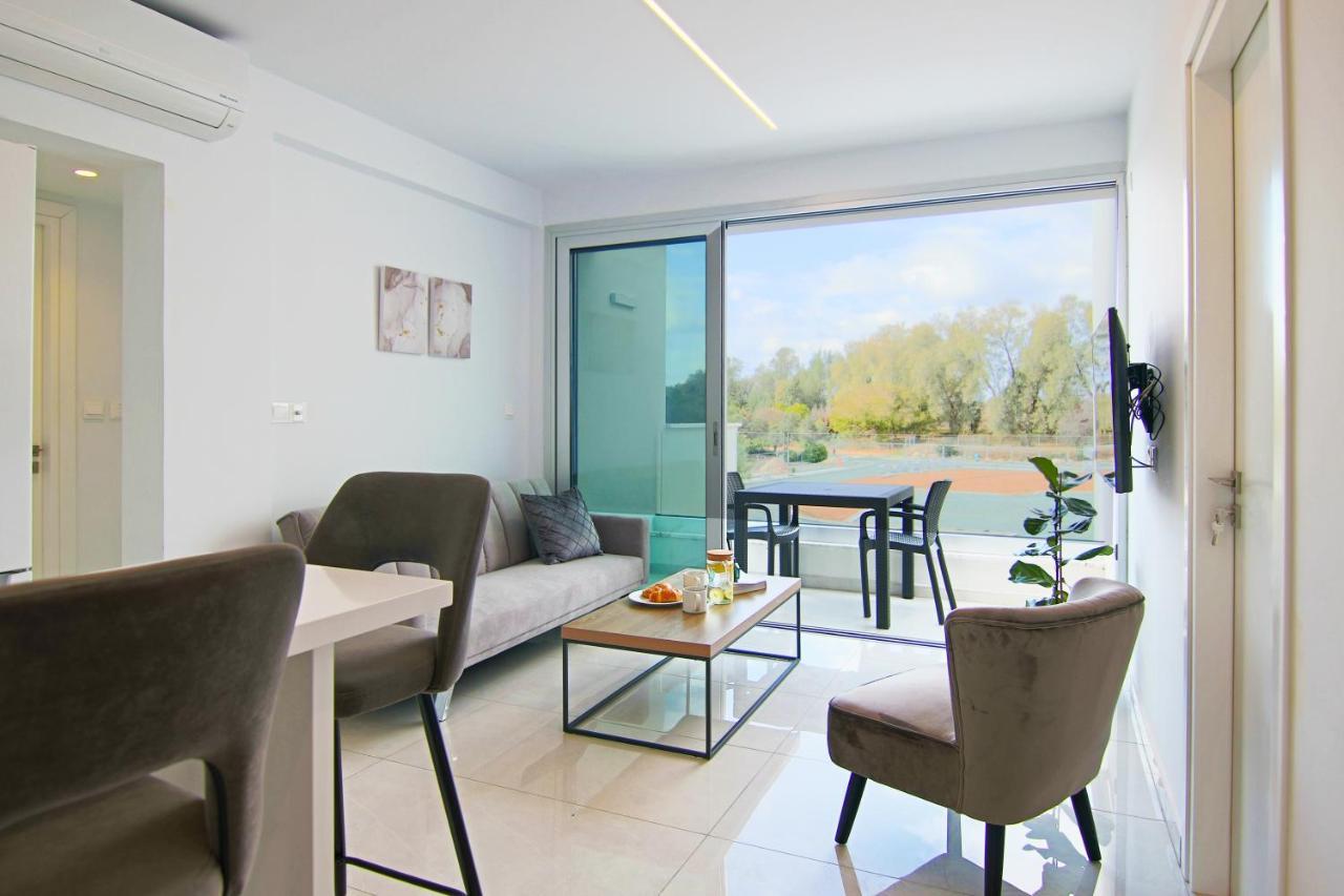 パ フォスPhaedrus Living - Seaside Executive Flat Harbour 101アパートメント エクステリア 写真