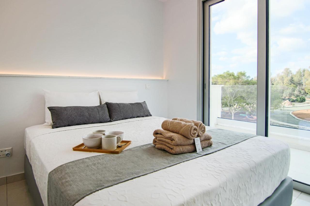 パ フォスPhaedrus Living - Seaside Executive Flat Harbour 101アパートメント エクステリア 写真