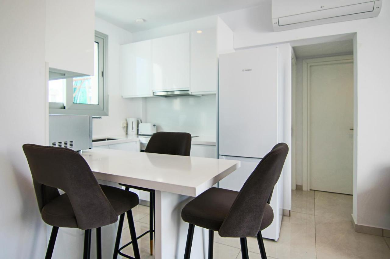 パ フォスPhaedrus Living - Seaside Executive Flat Harbour 101アパートメント エクステリア 写真
