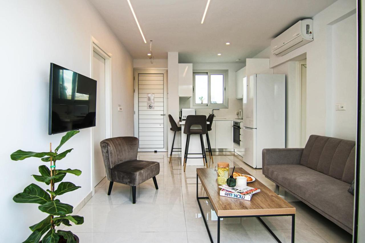 パ フォスPhaedrus Living - Seaside Executive Flat Harbour 101アパートメント エクステリア 写真